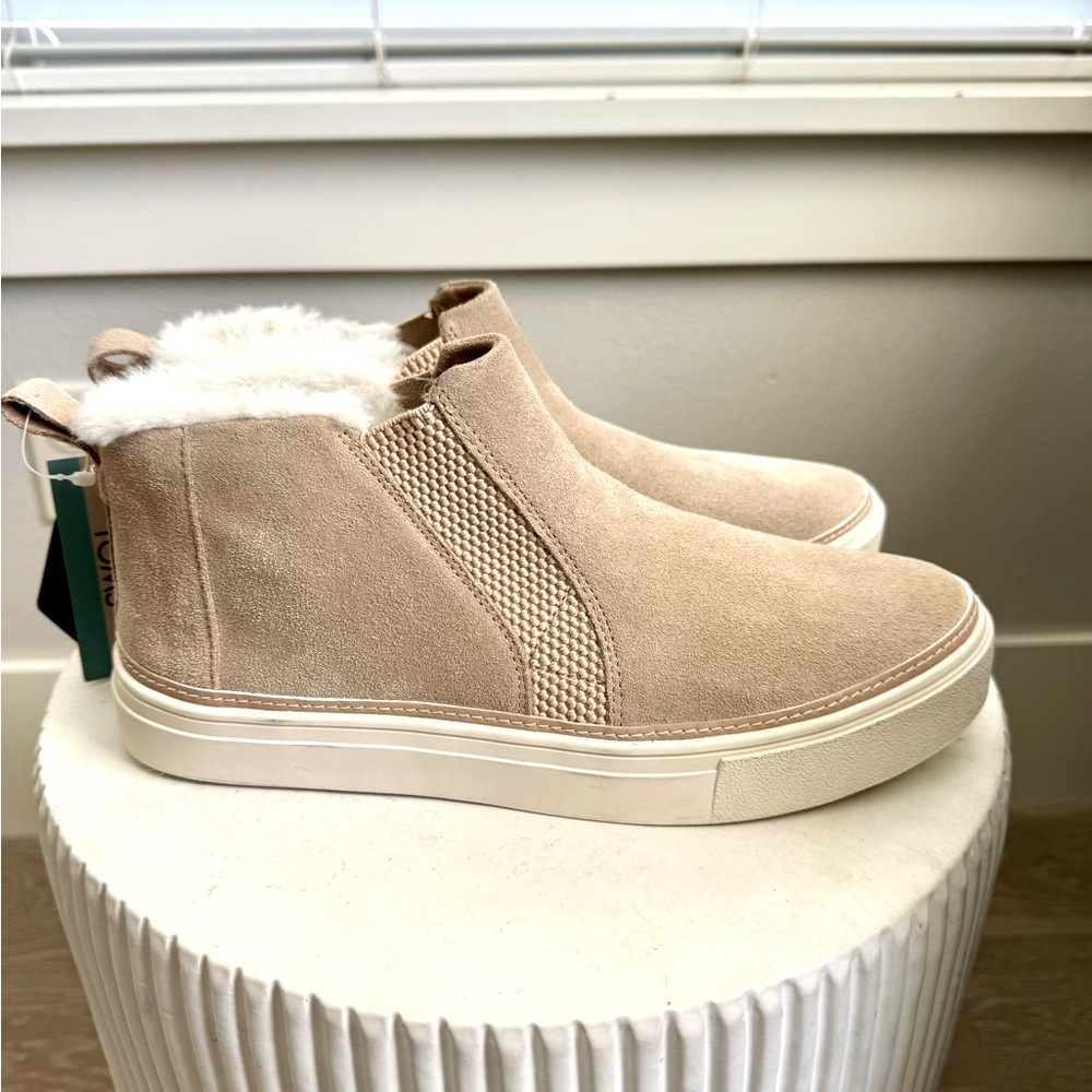 Tom’s Bryce nubuck fur lined sneaker boots size 9 NWT